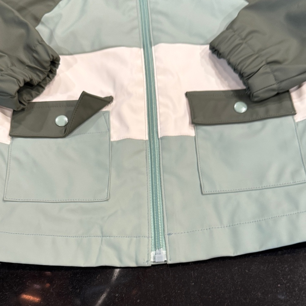 Kids Green Hooded  rain ☔️. Jacket - Picture 4 of 7